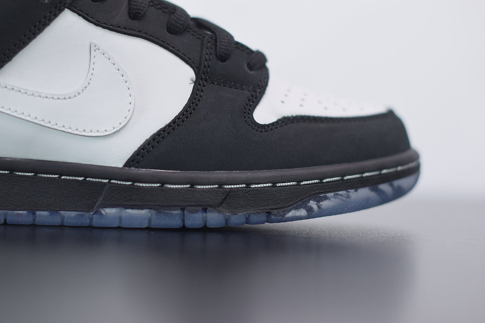 Nike SB Dunk Low x Staple "Panda Pigeon"