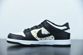 Nike SB Dunk Low x Supreme Stars Black