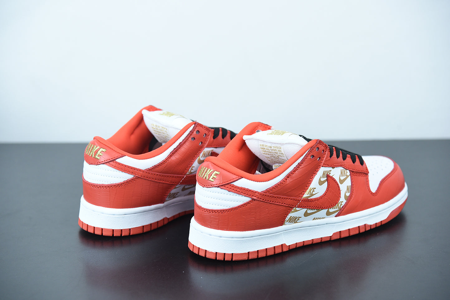 Nike SB Dunk Low x Supreme White Red