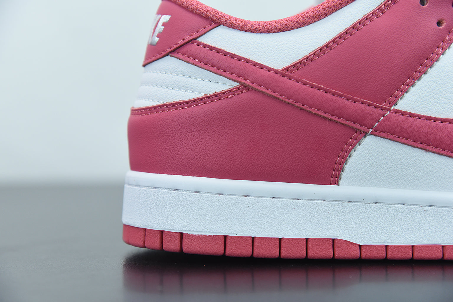 Nike SB Dunk Low "Archeo Pink"