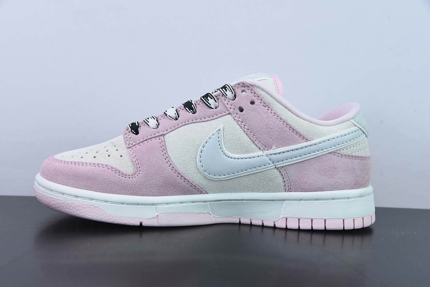 Nike Dunk Low "Pink Suede"