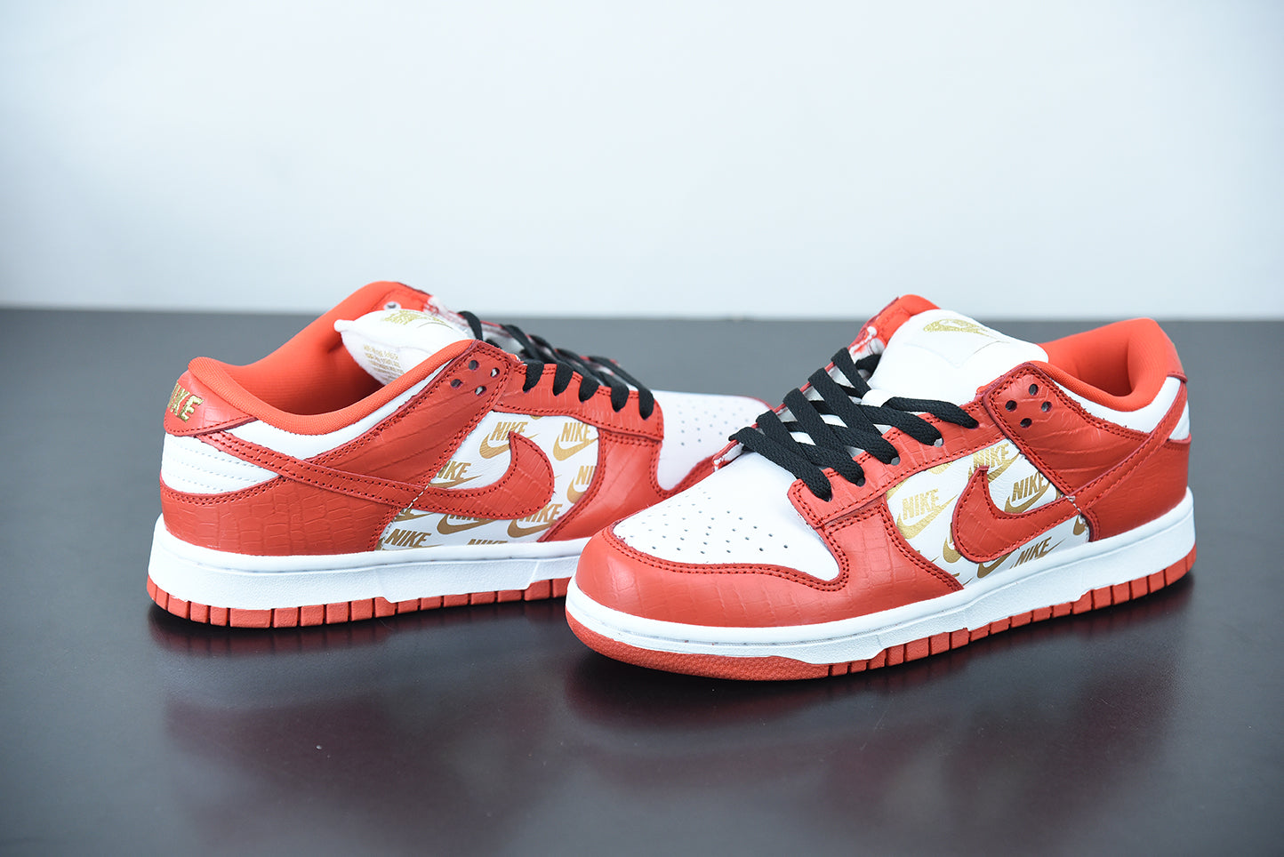 Nike SB Dunk Low x Supreme White Red