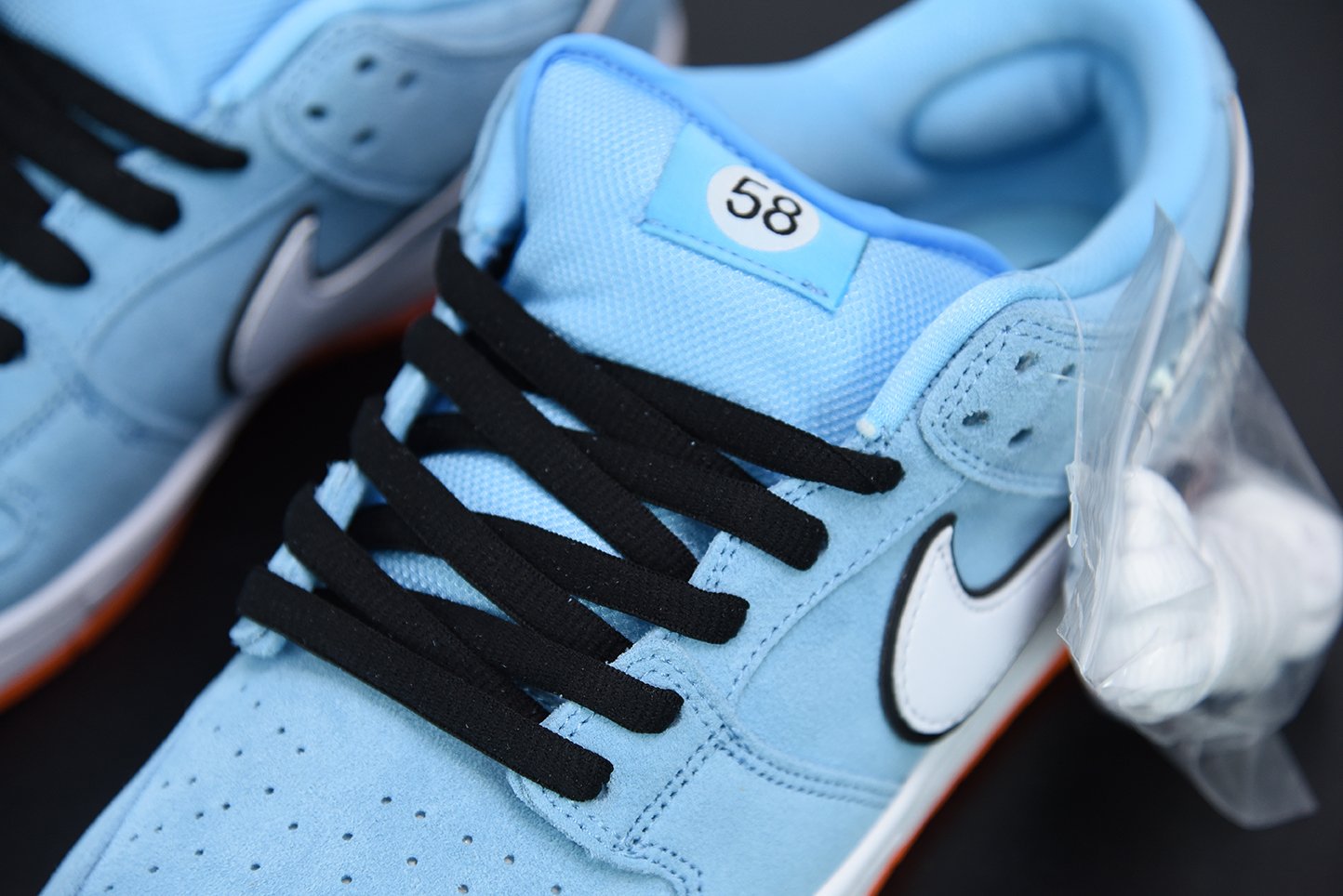 Nike SB low Club Gulf 58