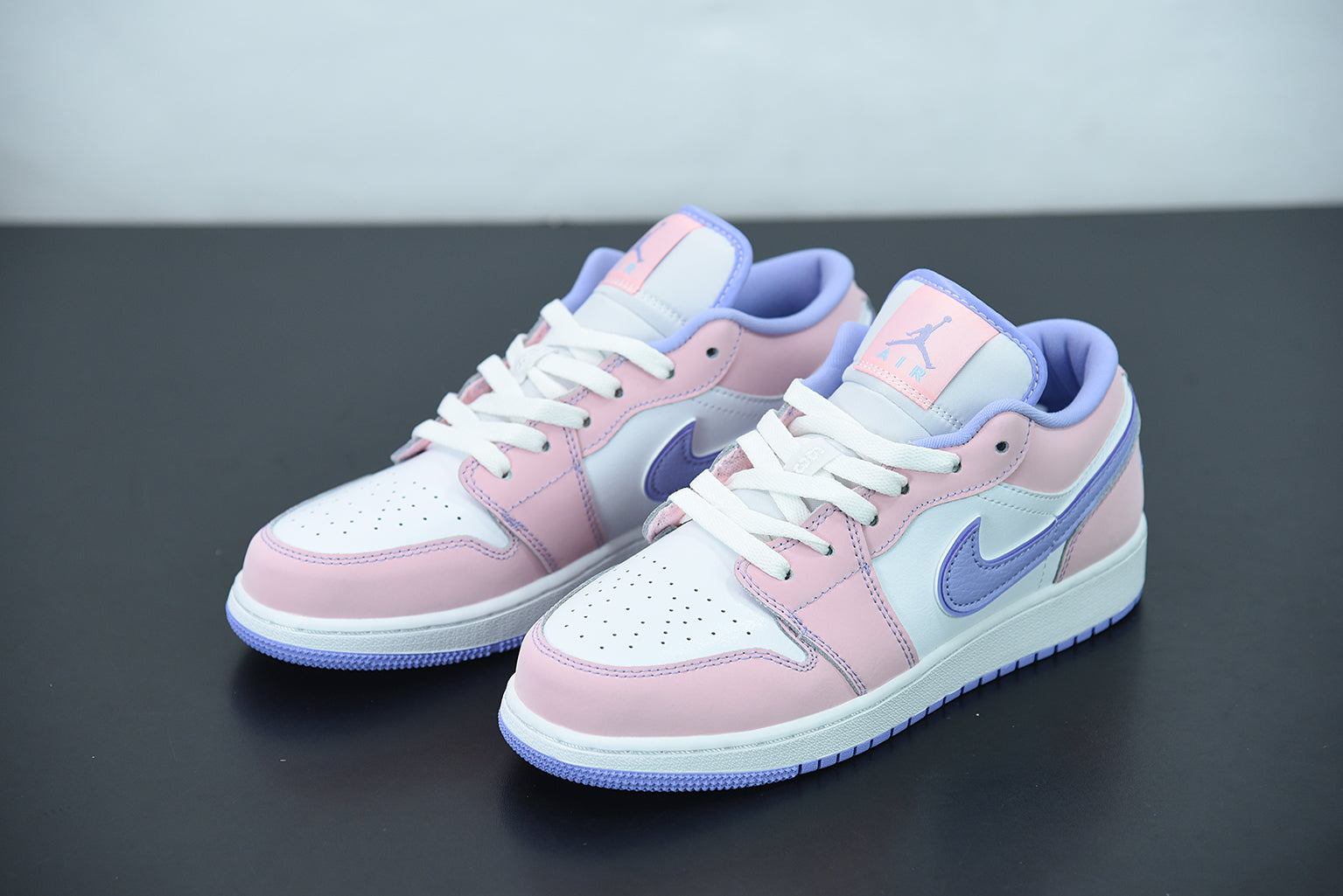 Nike Air Jordan 1 Low GS "Arctic Punch"