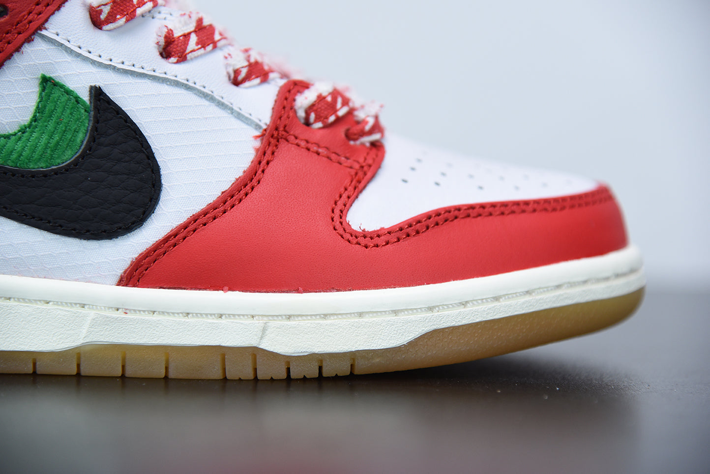 Nike SB Dunk Low - Frame Skate "Habibi"