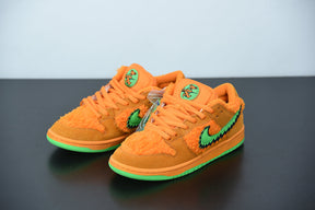 Nike SB Dunk Low "Grateful Dead Orange Bear"