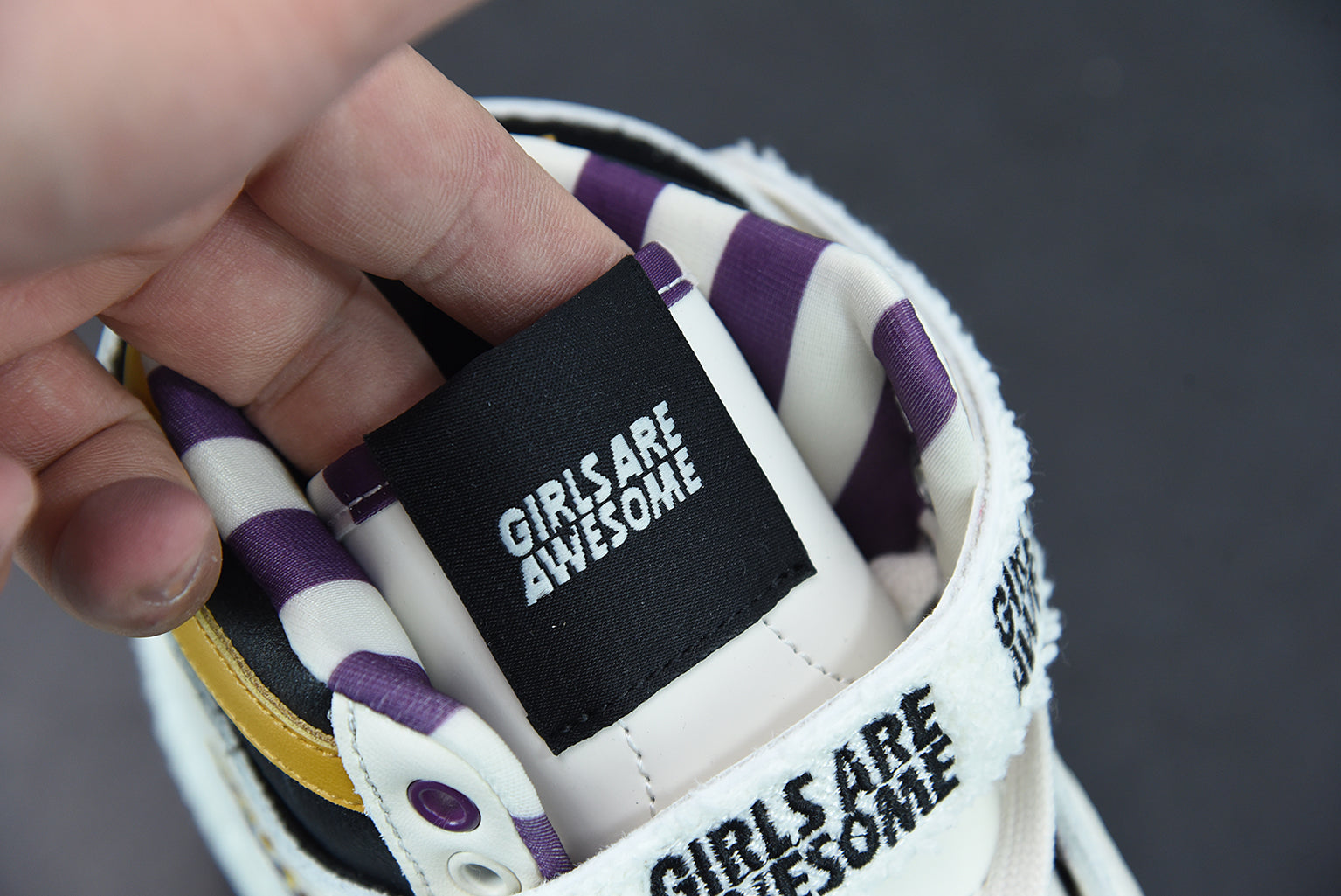 Adidas Forum 84 High "Girls Are Awesome"