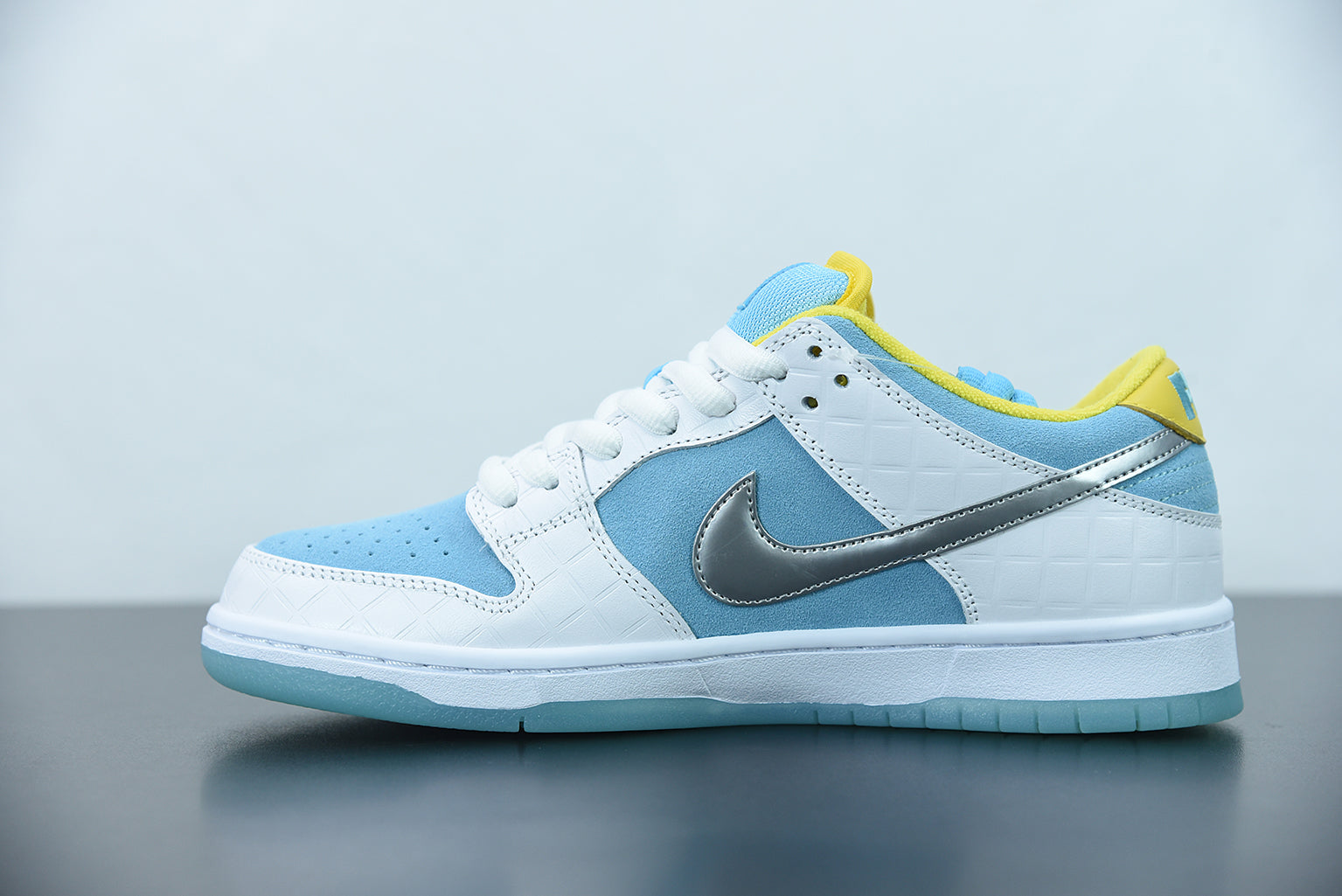 Nike SB Dunk Low x FTC "Lagoon Pulse"