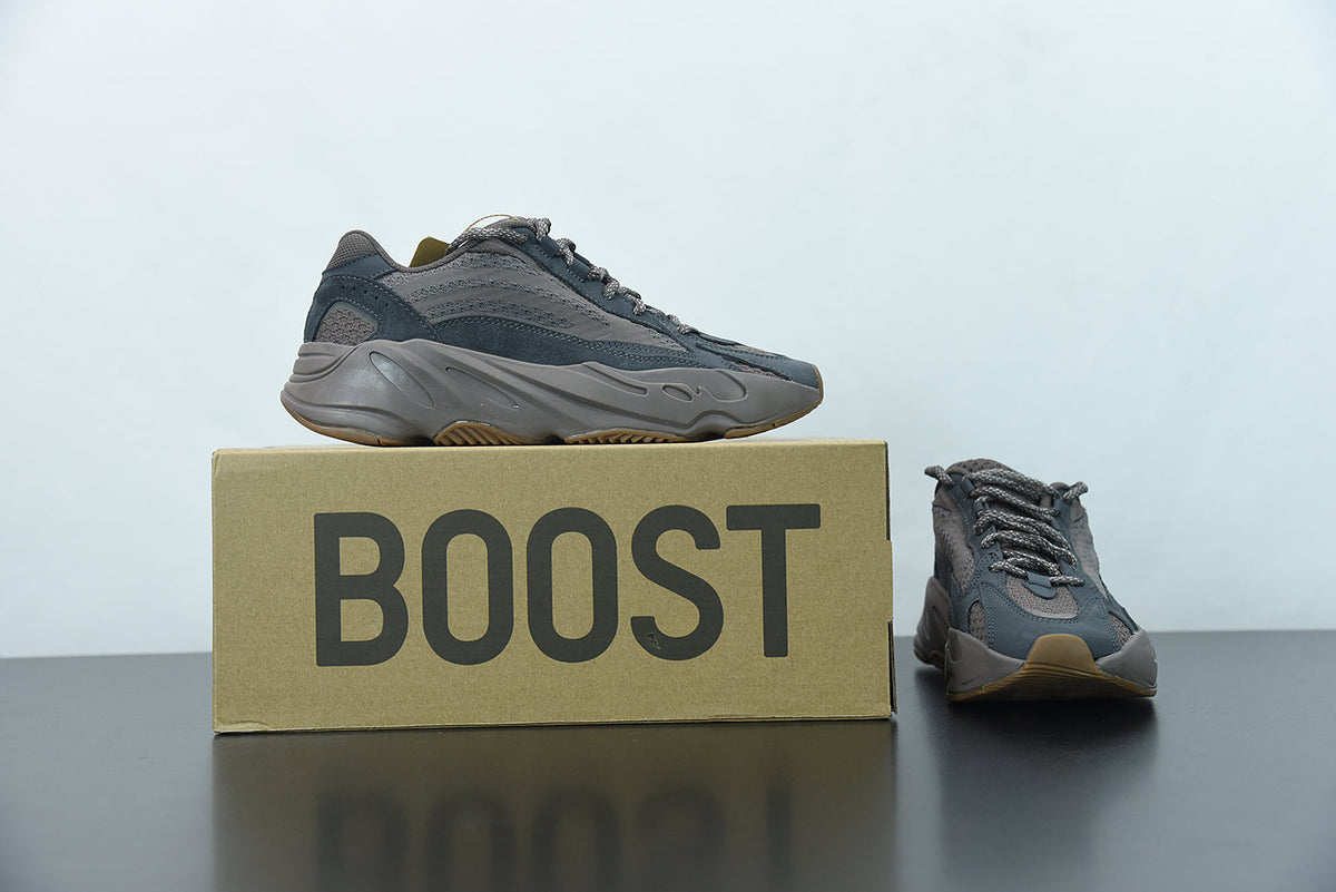 Adidas Yeezy 700 V2 Mauve