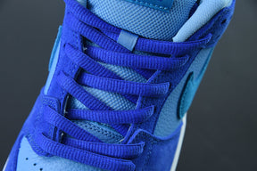 Nike Dunk SB Low Pro "Blue Raspberry"