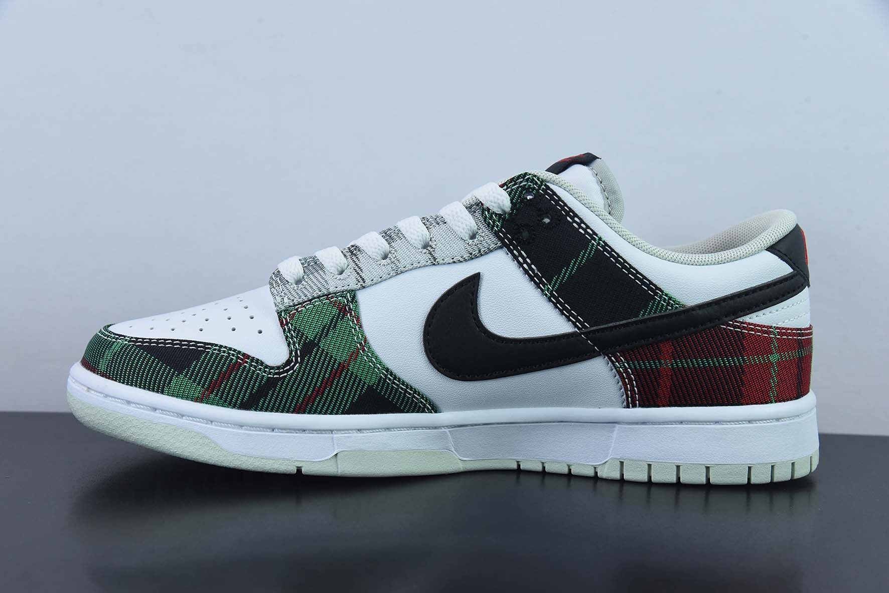 Nike Dunk Low "Tartan Plaid"