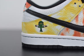 Nike SB Dunk Low "Tie-Dye Rayguns 2019 - White" - loja.drophype