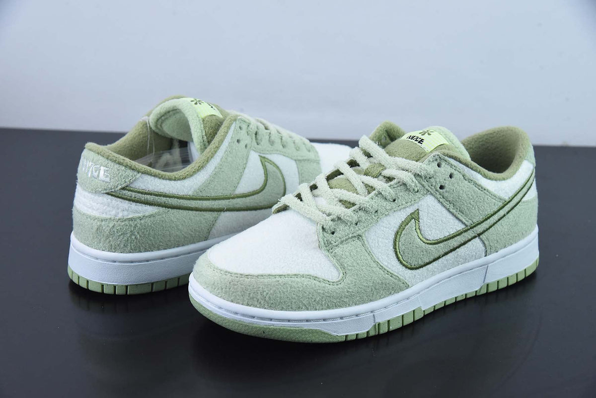 Nike Dunk Low SE "Fleece Pack Honeydew"