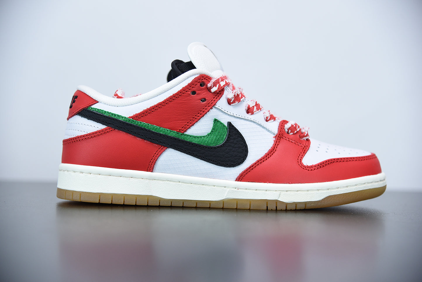 Nike SB Dunk Low - Frame Skate "Habibi"