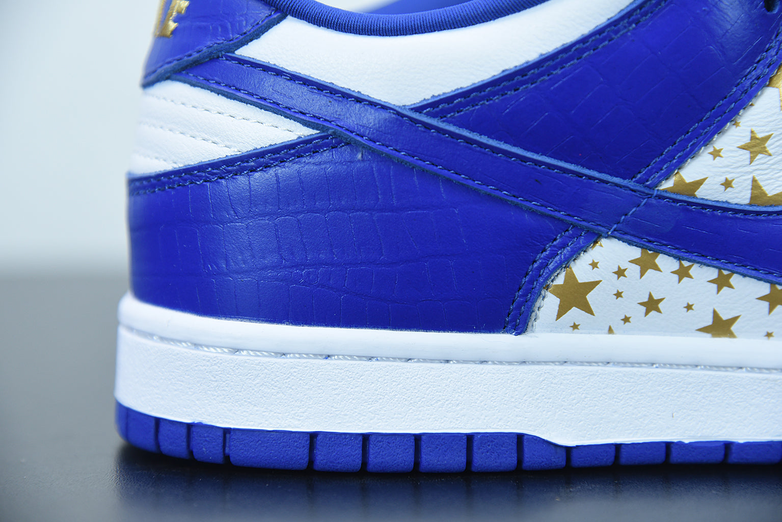 Nike SB Dunk Low x Supreme Stars Hyper Royal