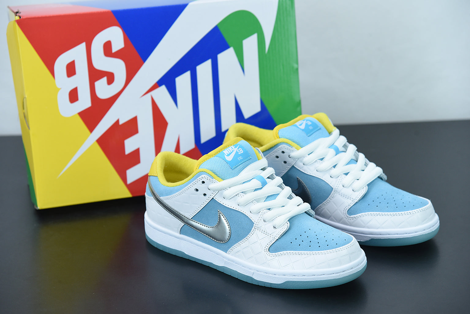 Nike SB Dunk Low x FTC "Lagoon Pulse"