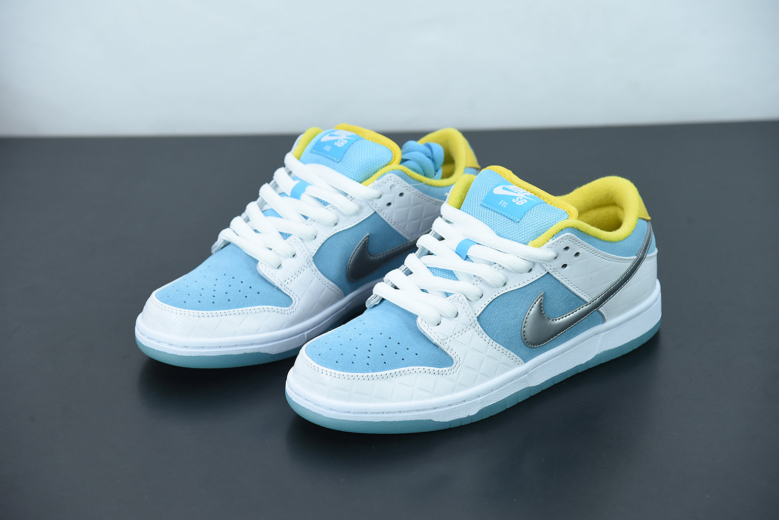 Nike SB Dunk Low x FTC "Lagoon Pulse"