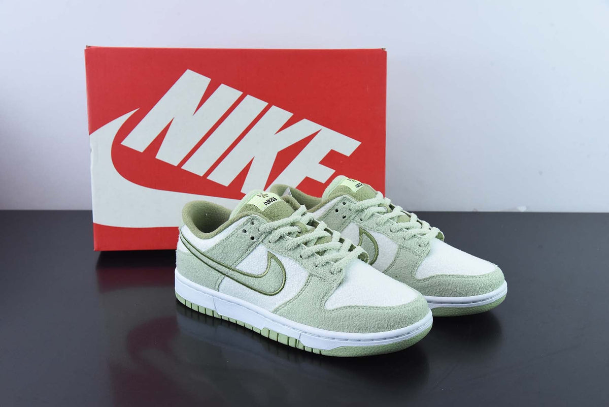 Nike Dunk Low SE "Fleece Pack Honeydew"