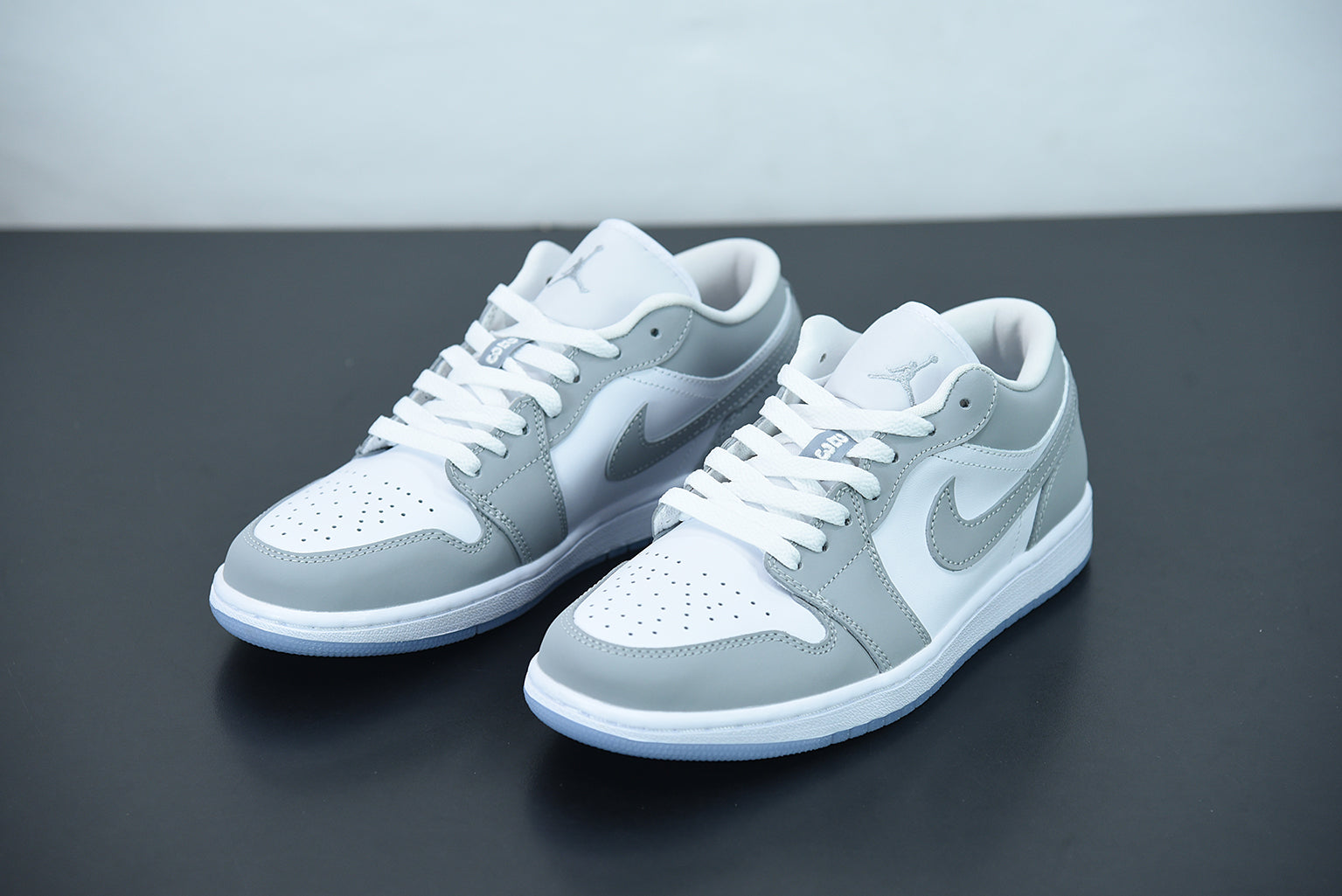 Nike Air Jordan 1 Low "Grey"