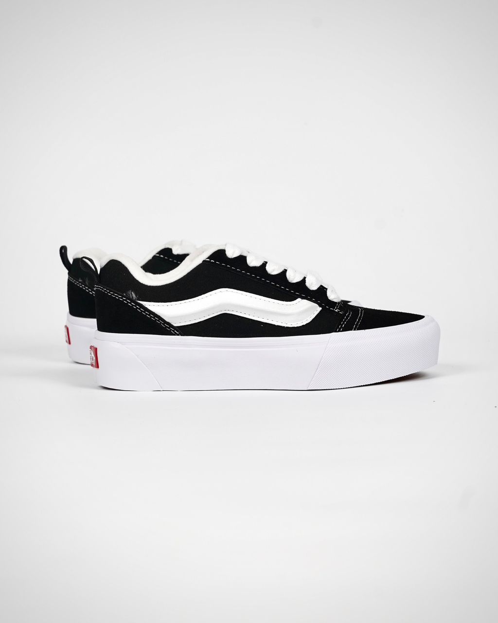 Vans Knu Stack “Black White“