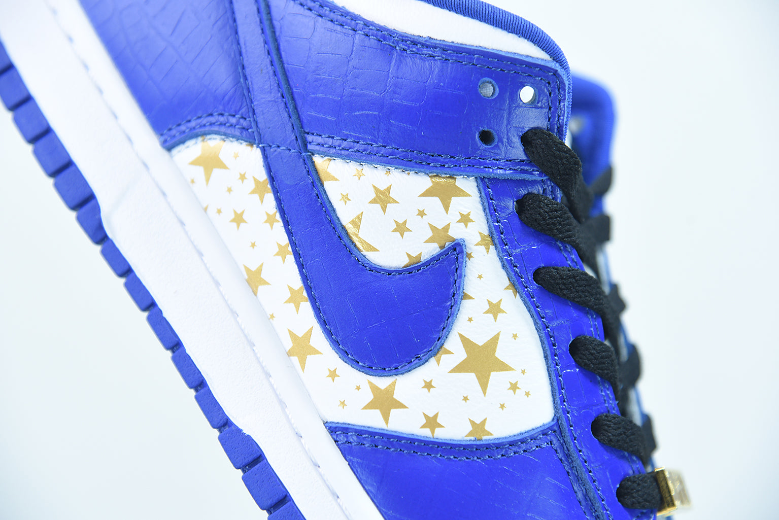 Nike SB Dunk Low x Supreme Stars Hyper Royal