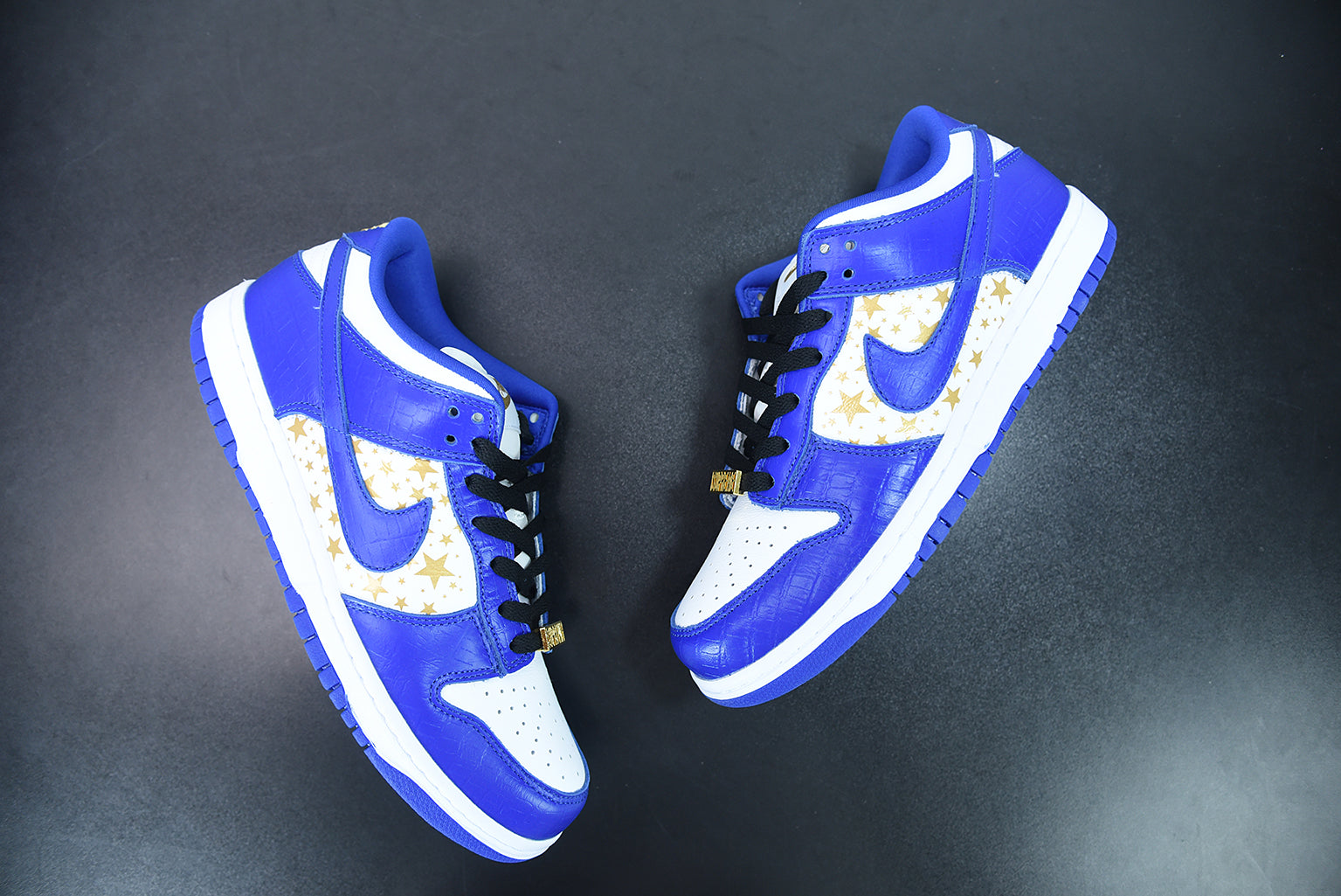 Nike SB Dunk Low x Supreme Stars Hyper Royal