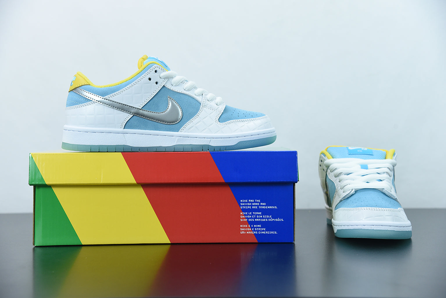 Nike SB Dunk Low x FTC "Lagoon Pulse"