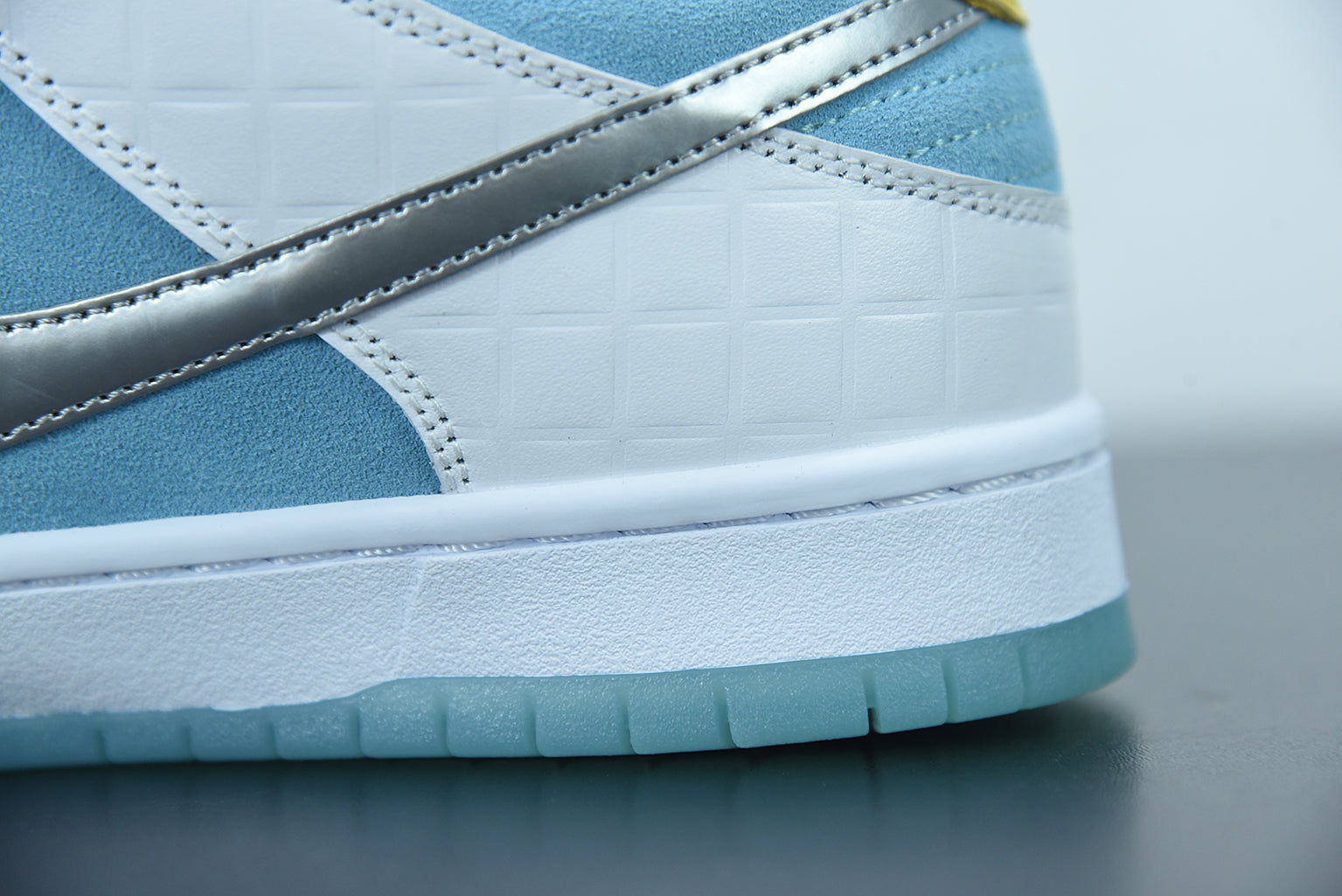 Nike SB Dunk Low x FTC "Lagoon Pulse"