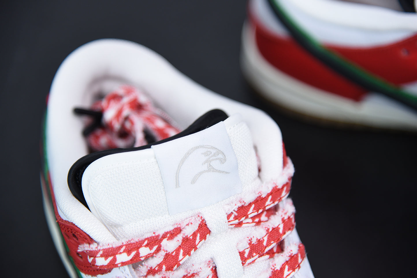 Nike SB Dunk Low - Frame Skate "Habibi"