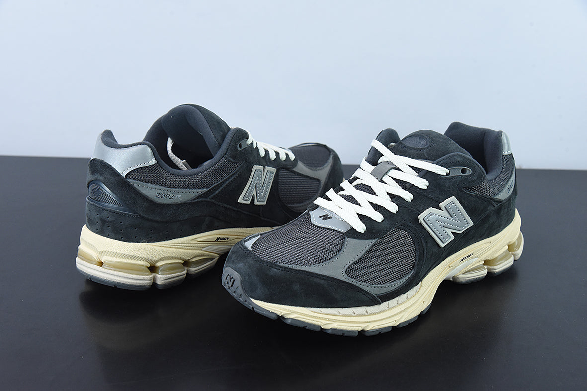 New Balance 2002R "Black Dark Grey"