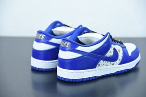 Nike SB Dunk Low x Supreme Stars Hyper Royal