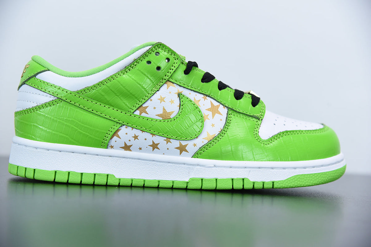 Nike SB Dunk Low Supreme Stars Mean Green (2021)