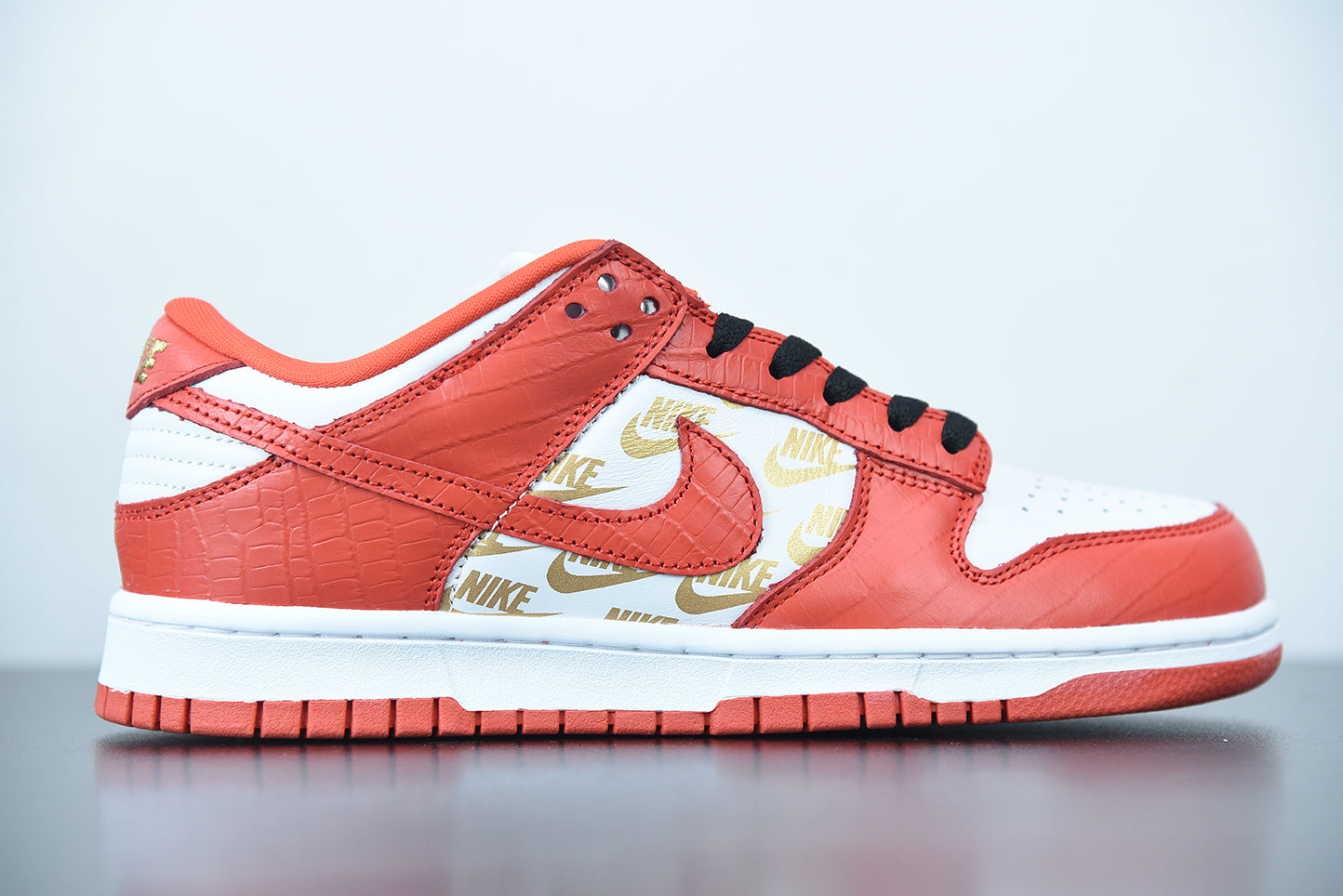 Nike SB Dunk Low x Supreme White Red