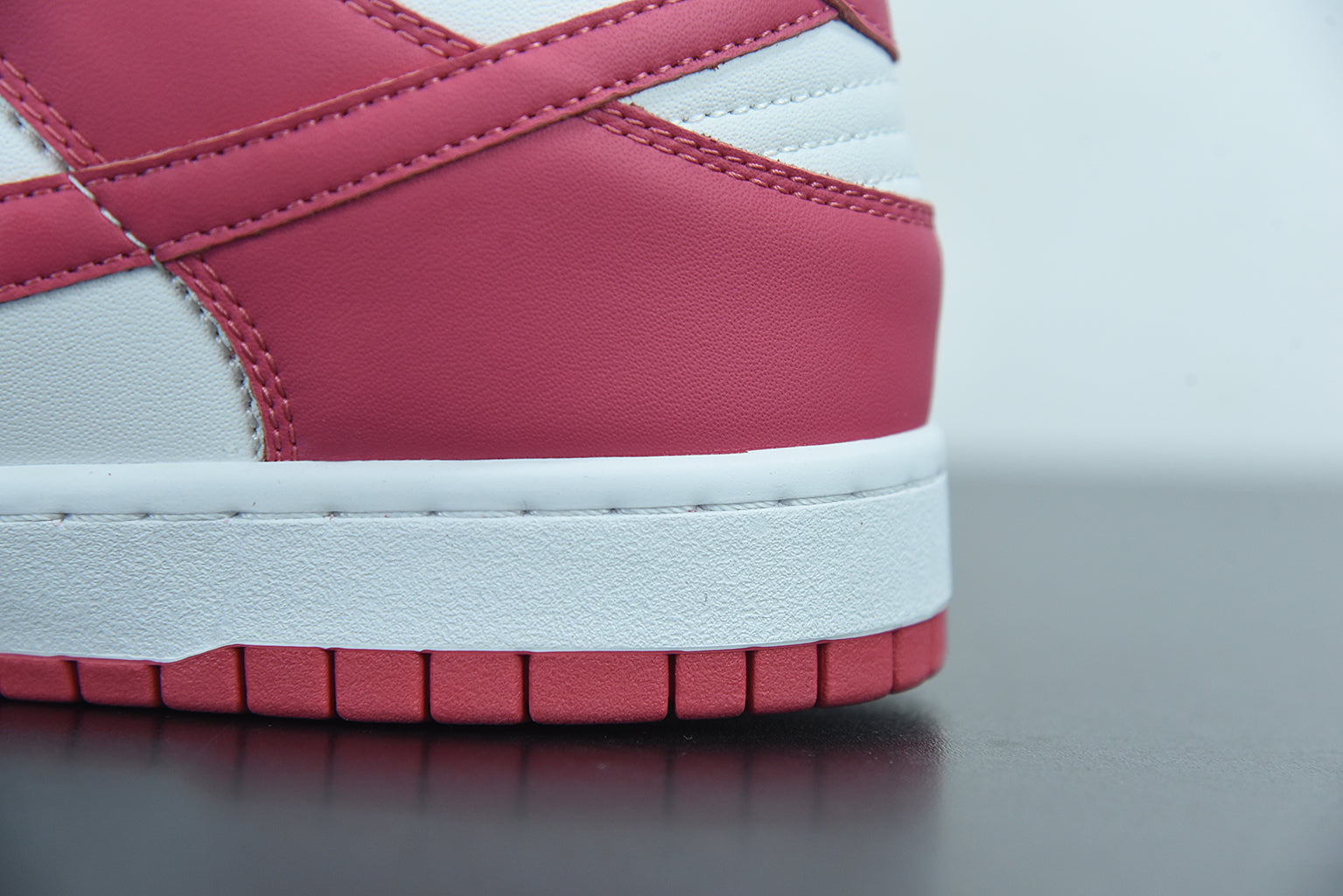 Nike SB Dunk Low "Archeo Pink"