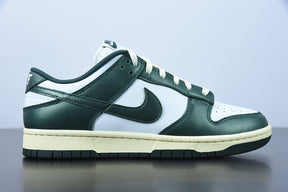 Nike Dunk Low "Vintage Green"