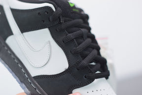 Nike SB Dunk Low x Staple "Panda Pigeon"