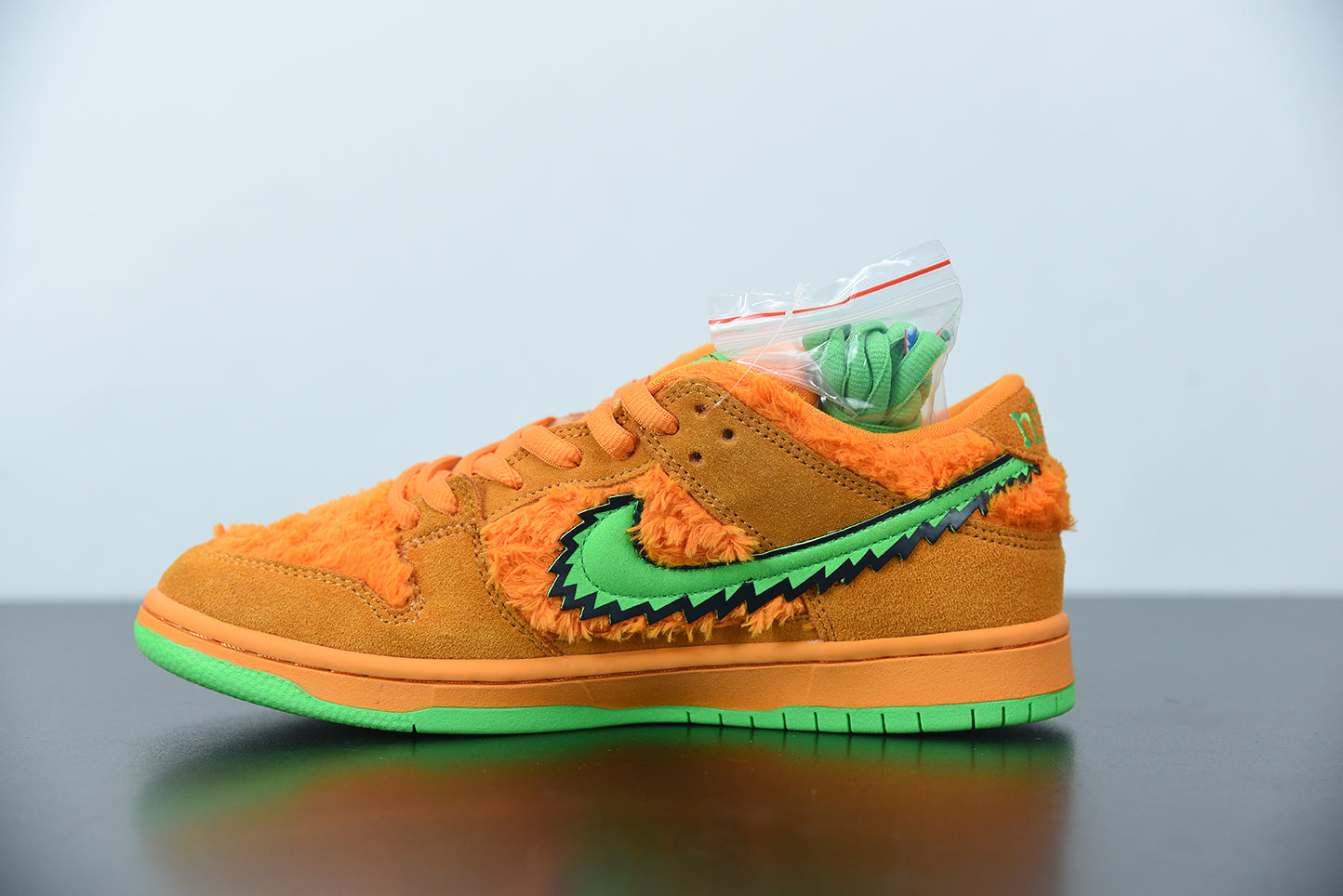 Nike SB Dunk Low "Grateful Dead Orange Bear"