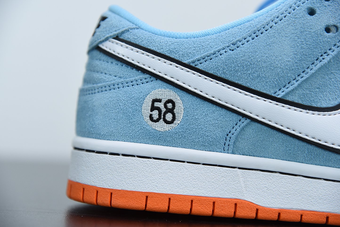 Nike SB low Club Gulf 58